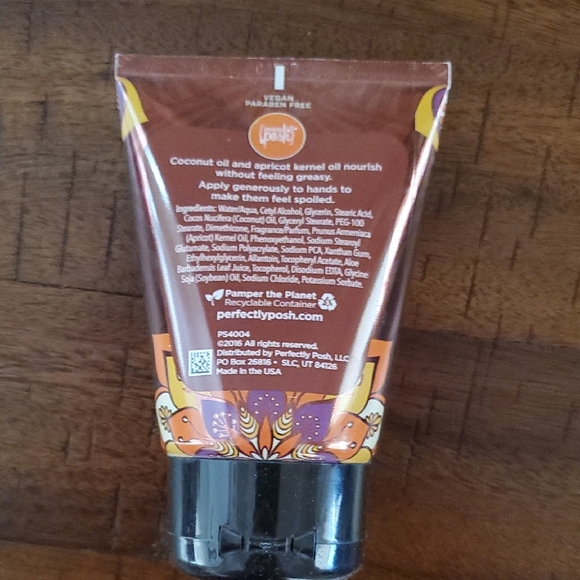 Retired Perfectly Posh - Boho Soul Hand Creme - Picture 2 of 2